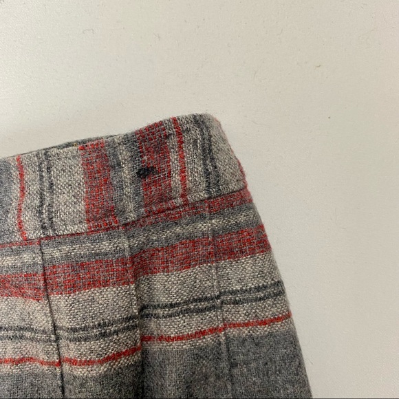 Pendleton Vintage Red and Grey Plaid Wool Skirt. Size 10 (vintage 10). USA Made. - Picture 10 of 11